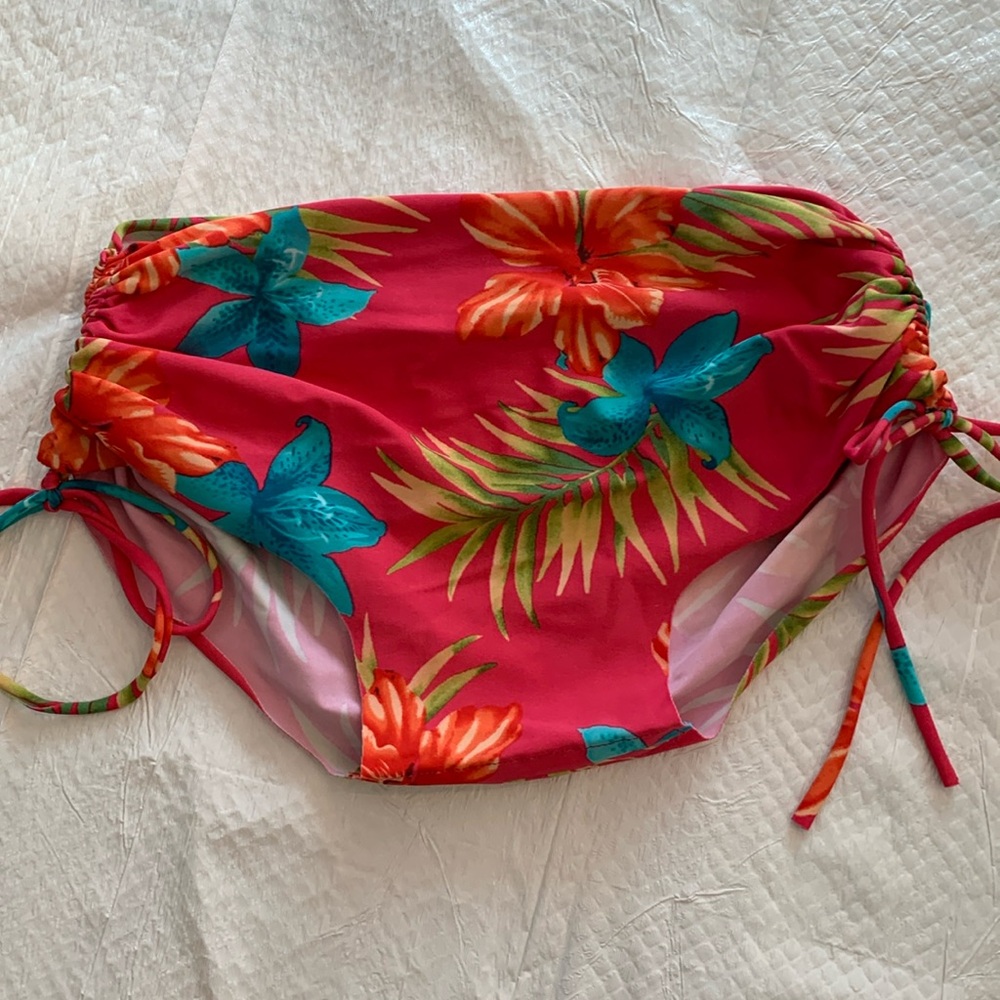 Great condition! Perfect for yoga/swimming